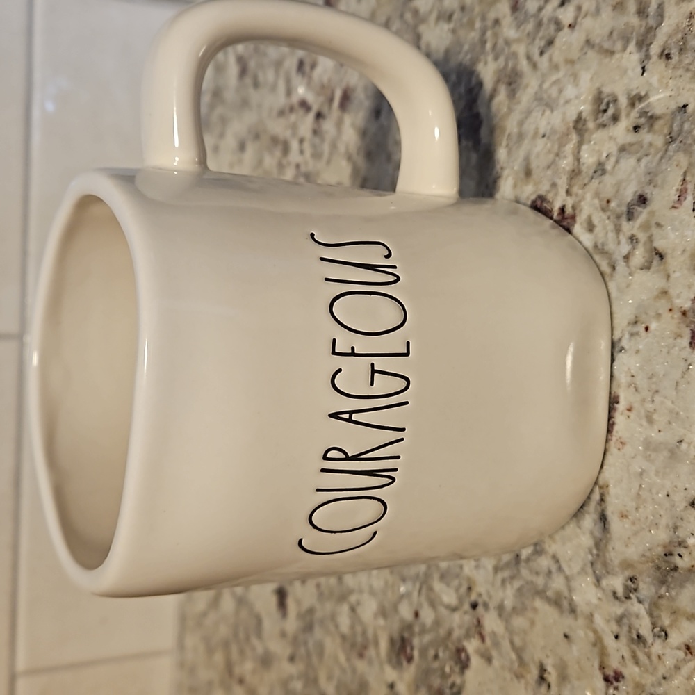 ☕️🔥RAE DUNN "COURAGEOUS" MUG